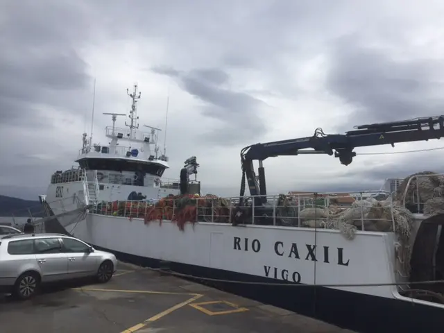 The trawler Rio Caxil of Vigo at the quay